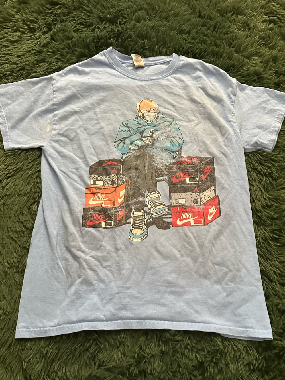 Bernie Sanders Sneakerhead Nike Box Meme Graphic T-Shirt M